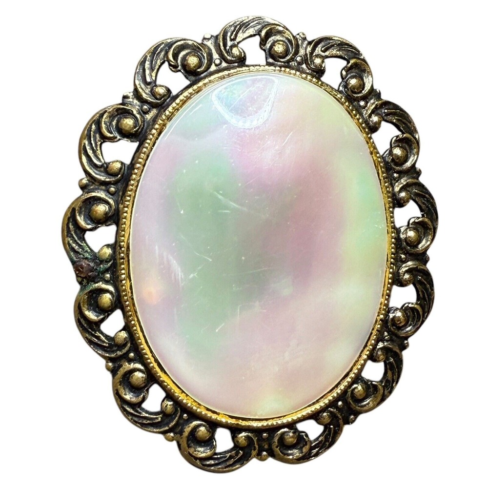 Vintage 1960s Western Germany Oval Mother of Pearl‎ Brooch Costume Jewelry Pin
